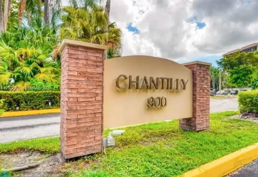 900 NE 195th St #618, Miami, FL 33179 - #3