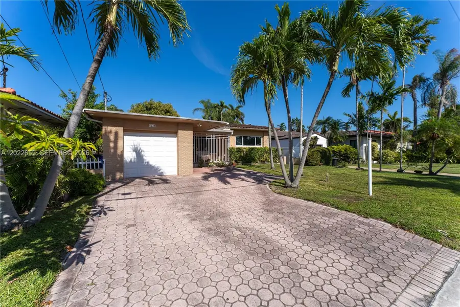 9225 Byron Ave, Surfside, FL 33154 - #2