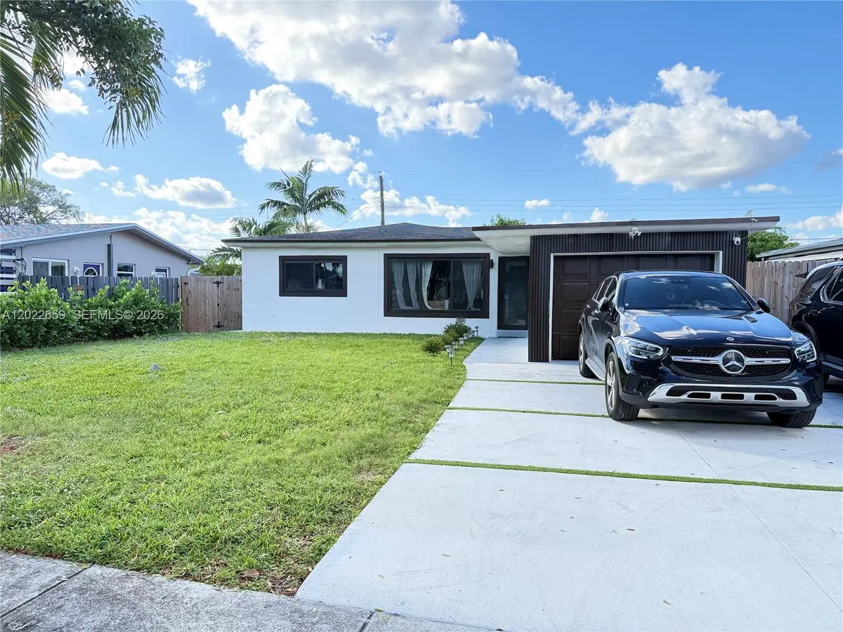 1825 SW 43rd Ave, Fort Lauderdale, FL 33317 - #1