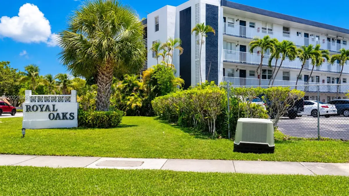 447 NE 195th St #117, Miami, FL 33179 - #1