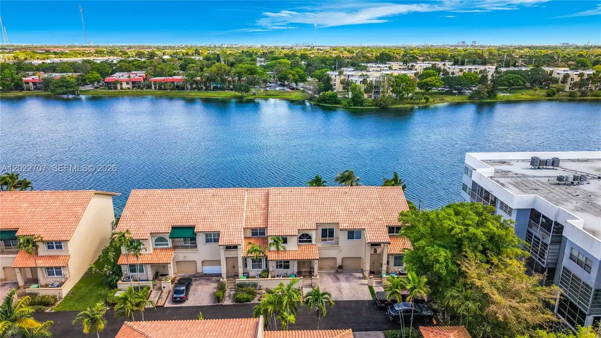 781 NE 195th St, Miami, FL 33179 - #1