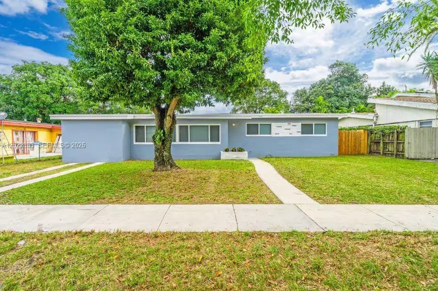 17621 NE 7th Ave, Miami, FL 33162 - #1