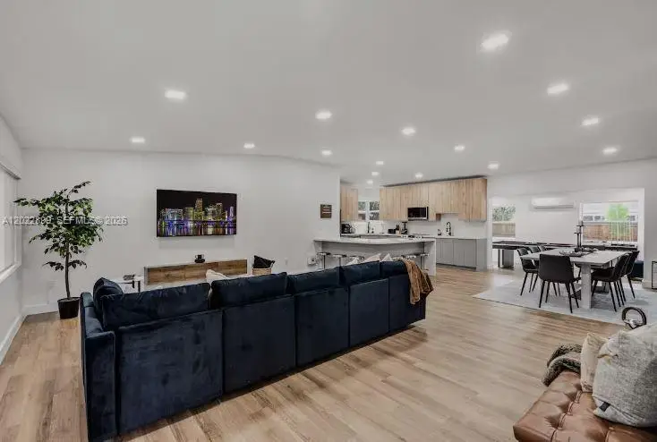 17621 NE 7th Ave, Miami, FL 33162 - #2