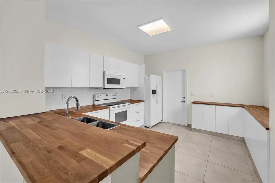 3698 San Simeon Cir, Weston, FL 33331 - #3