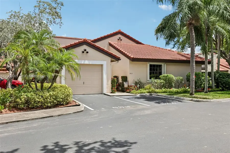 8927 W Sunrise Blvd, Plantation, FL 33322 - #3