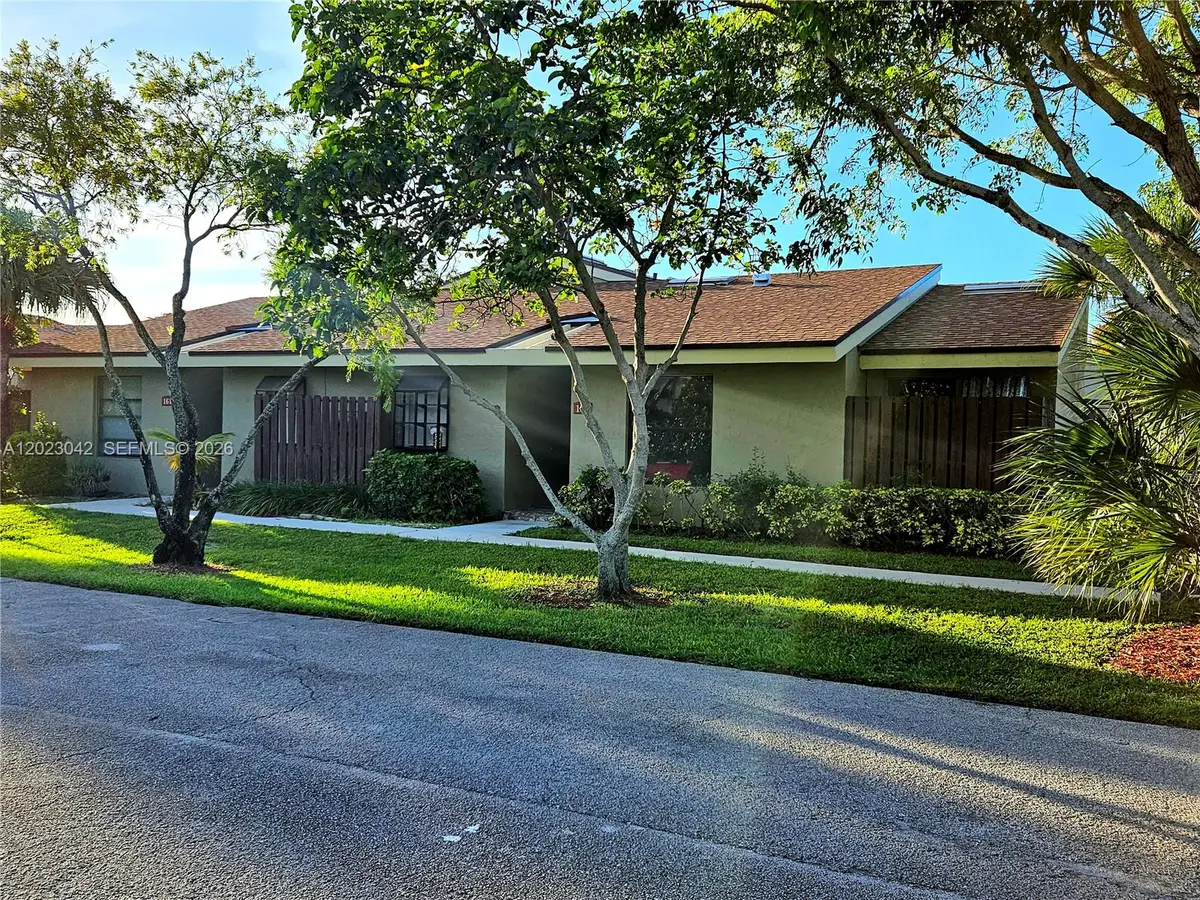 164 Meadows Dr, Boynton Beach, FL 33436 - #1