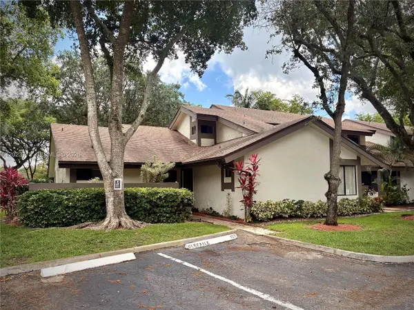 9367 SW 1st St #808, Plantation, FL 33324