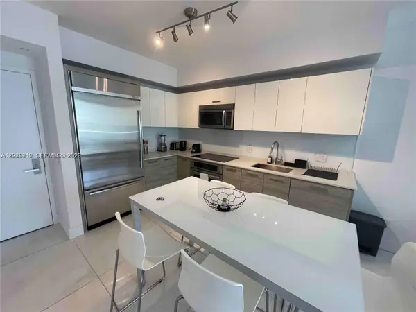 1300 Brickell Bay Dr #2304, Miami, FL 33131