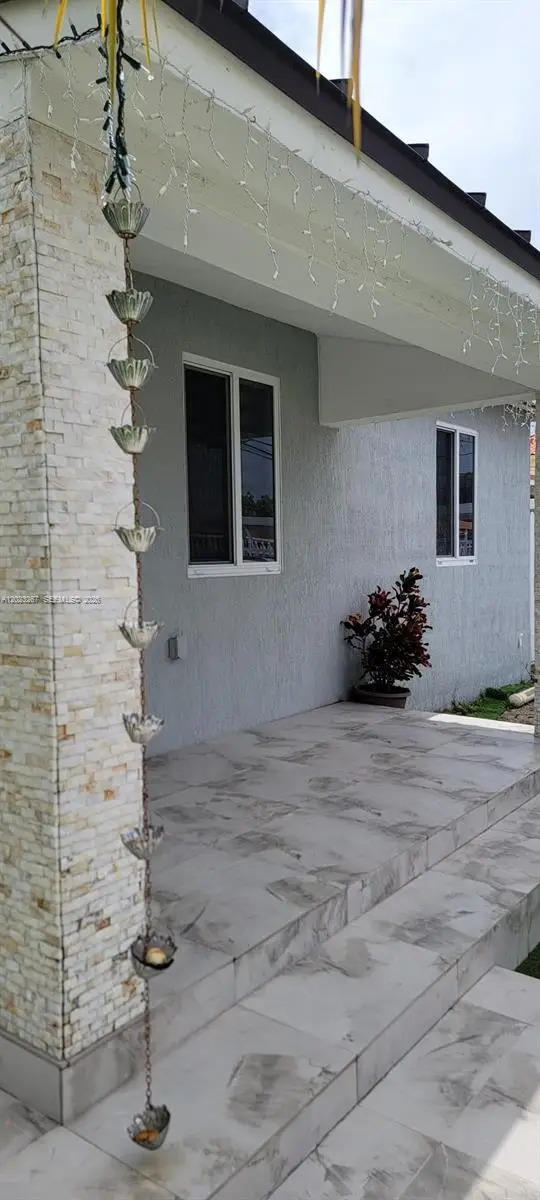 301 SW 36th Ave, Miami, FL 33135 - #2