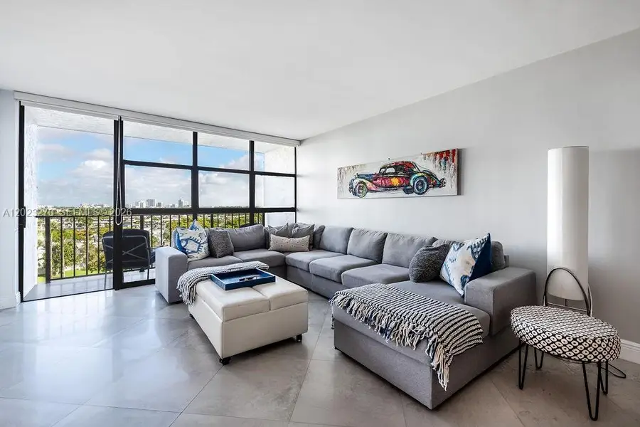 600 Parkview Dr #829, Hallandale Beach, FL 33009 - #2