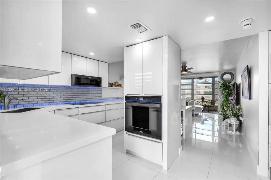 8881 Sunrise Lakes Blvd #206, Sunrise, FL 33322 - #3