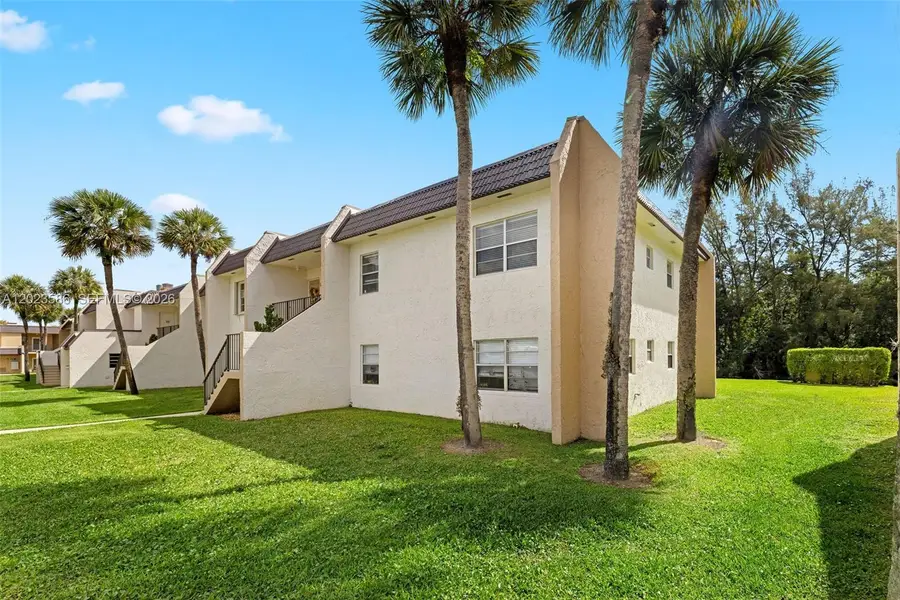 110 Lake Meryl Dr #216, West Palm Beach, FL 33411 - #3