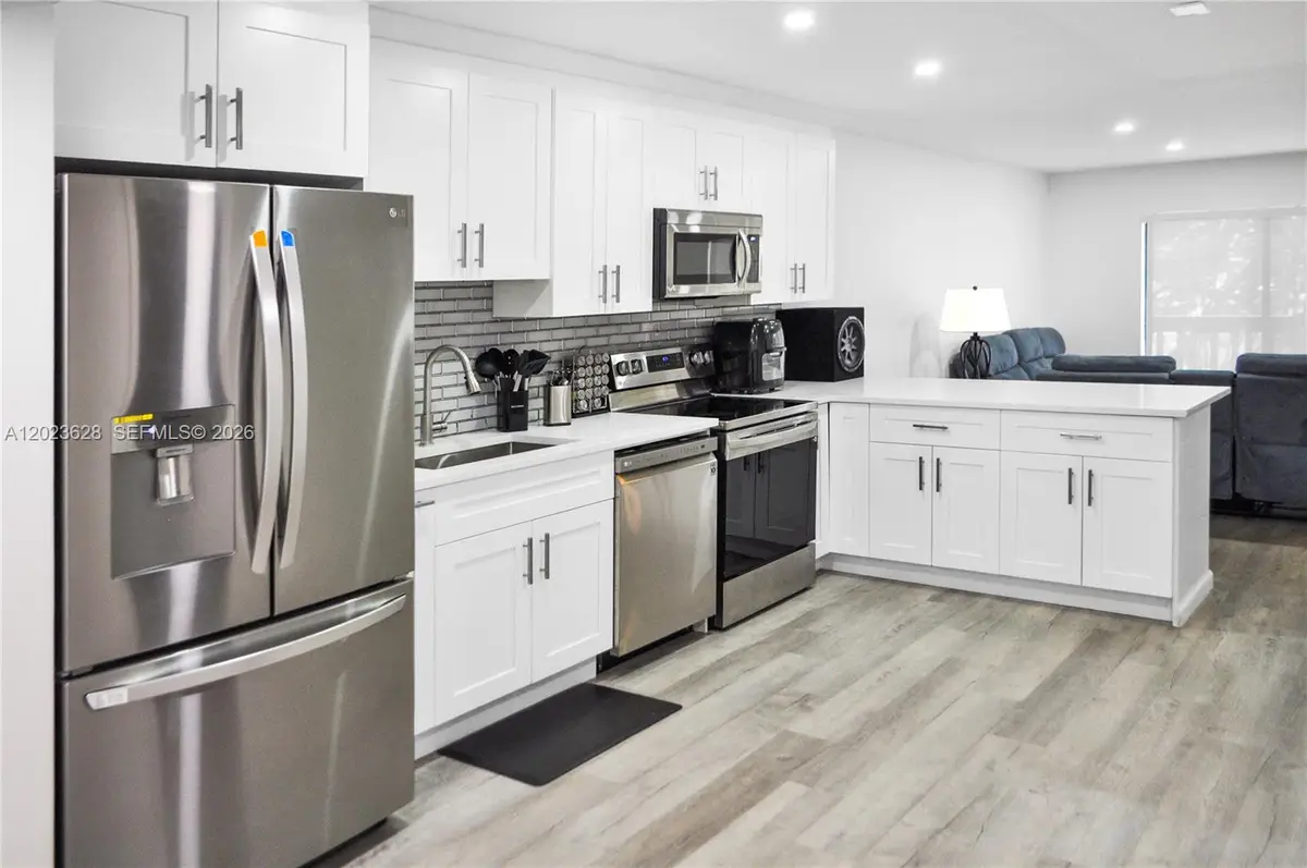 1021 Mockingbird Ln #202, Plantation, FL 33324 - #1