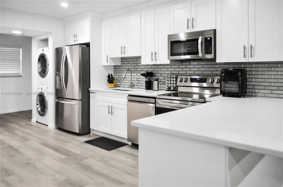 1021 Mockingbird Ln #202, Plantation, FL 33324 - #2