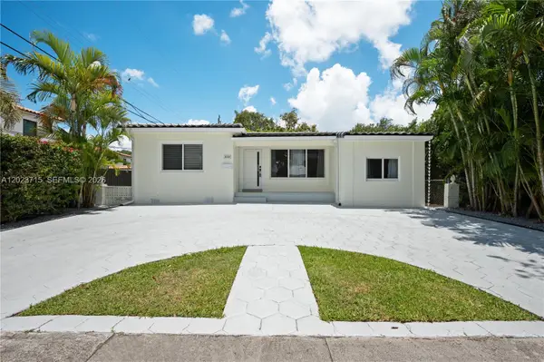 4220 SW 14th St, Miami, FL 33134