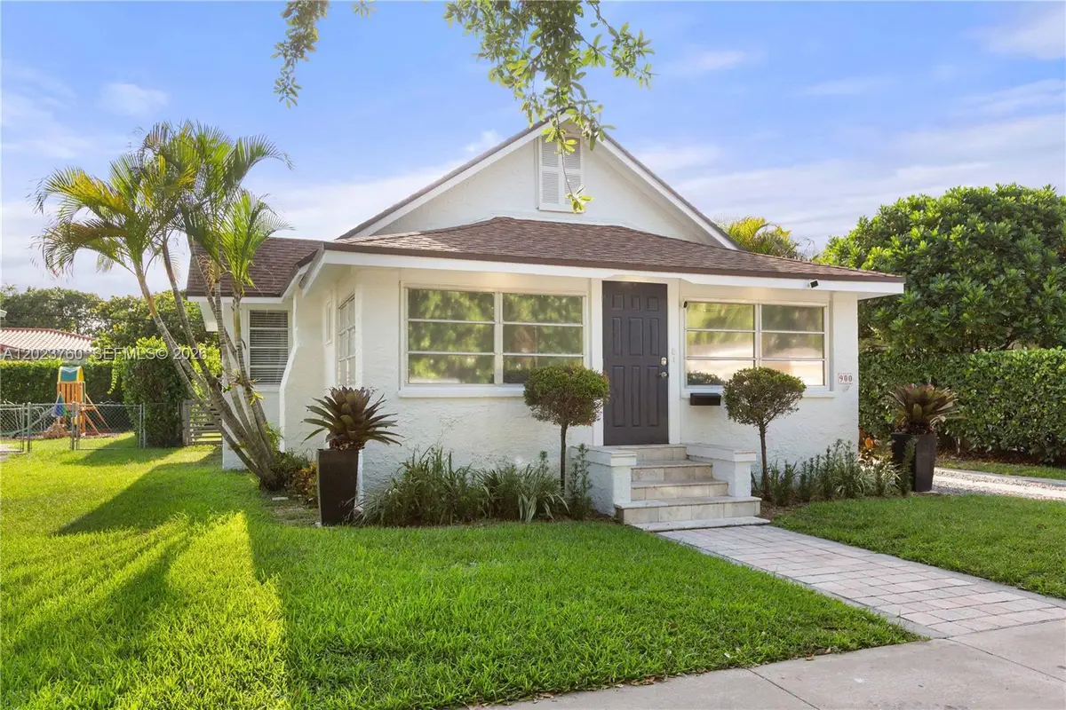 900 Tangier St, Coral Gables, FL 33134 - #1