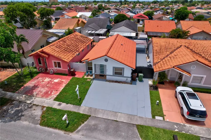 2514 W 74th St, Hialeah, FL 33016 - #2