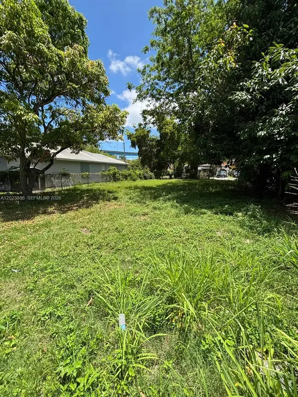 665 NW 43rd St, Miami, FL 33127