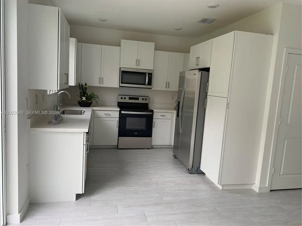 1068 SE 24th Ave, Homestead, FL 33035 - #1
