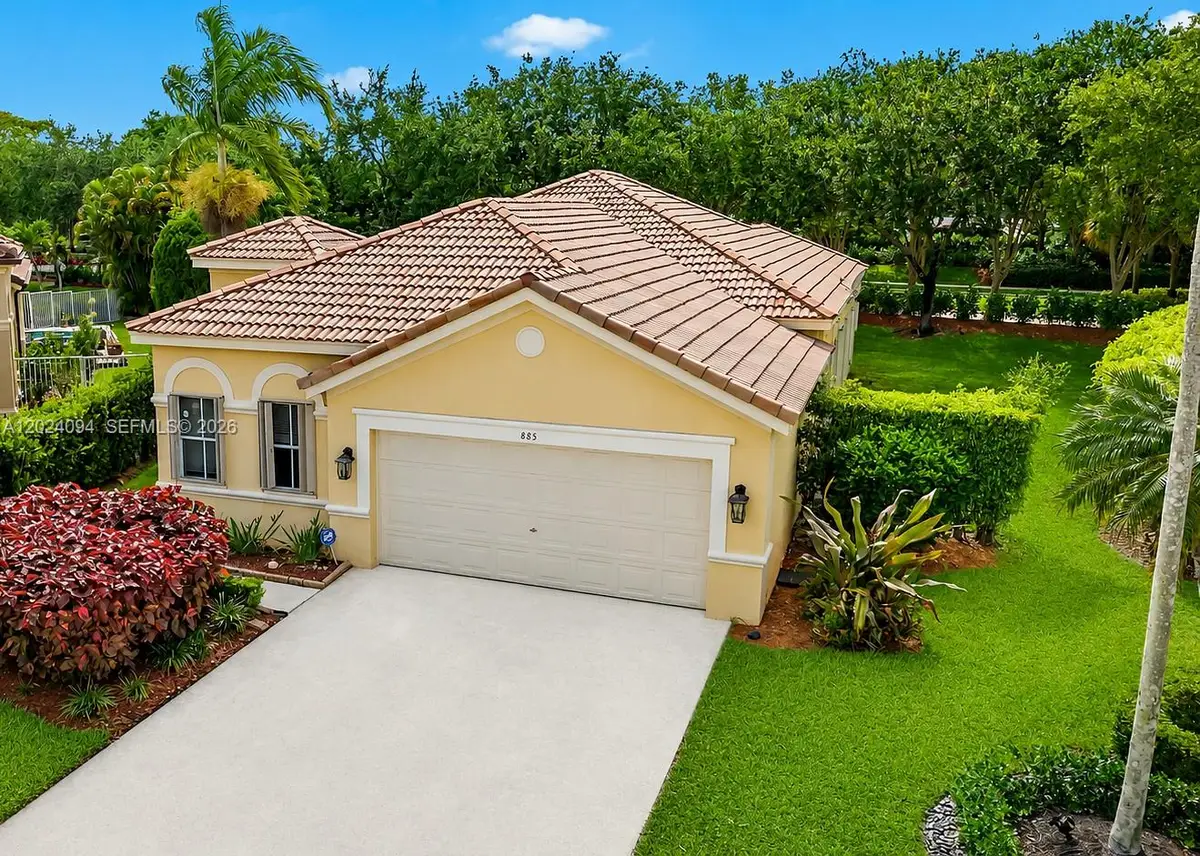 885 Tanglewood Cir, Weston, FL 33327 - #1