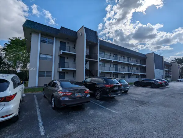 8020 Fairview Dr #301, Tamarac, FL 33321