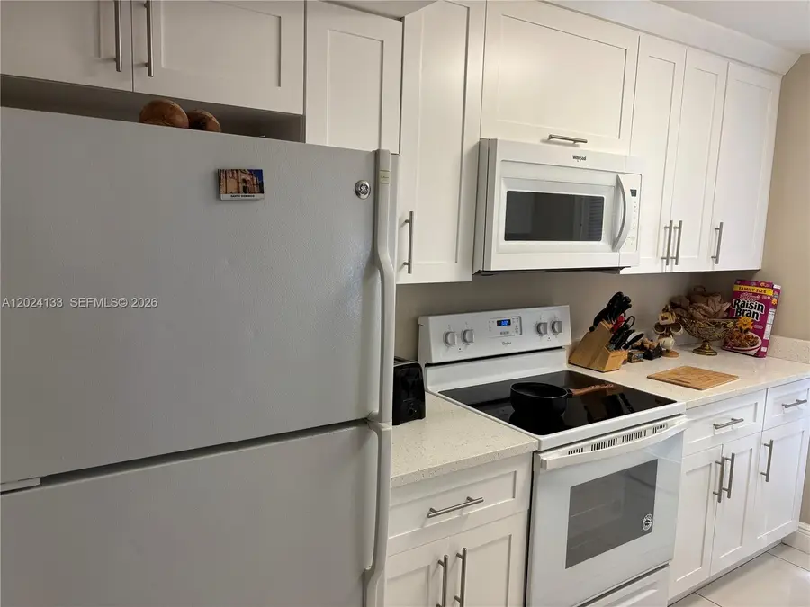 10806 N Kendall Dr #P-26, Miami, FL 33176 - #2