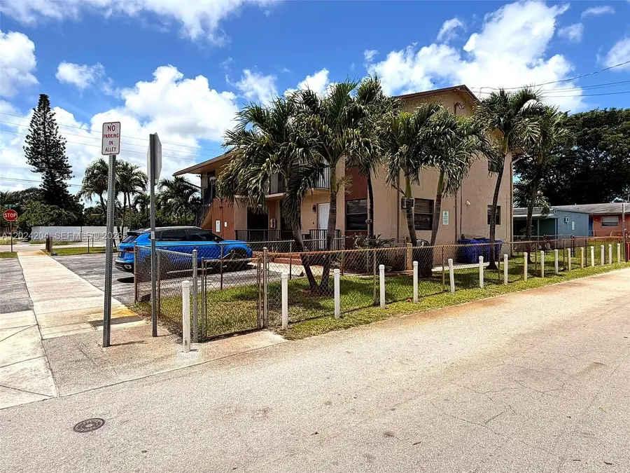 1896 SW 41st Ave, Fort Lauderdale, FL 33317 - #3