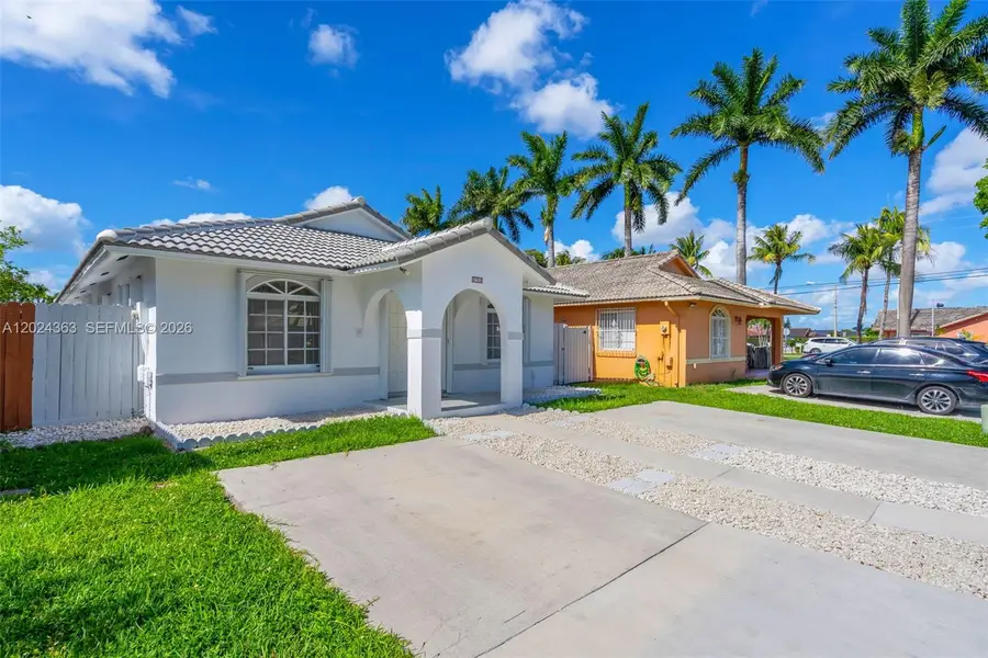 9703 NW 127th St, Hialeah Gardens, FL 33018 - #3
