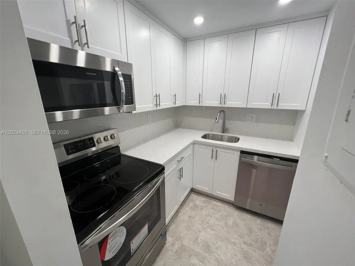 10415 N Kendall Dr #B113, Miami, FL 33176 - #1