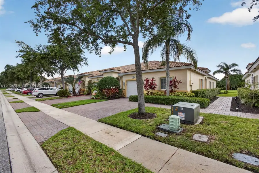 2368 Windjammer Way, West Palm Beach, FL 33411 - #3