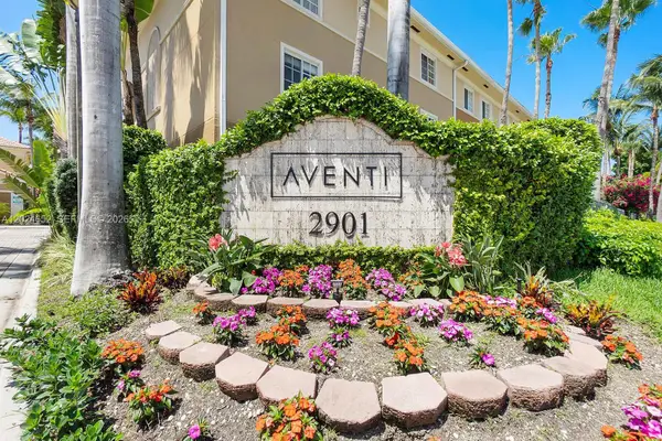 2861 NE 185th St #302, Aventura, FL 33180