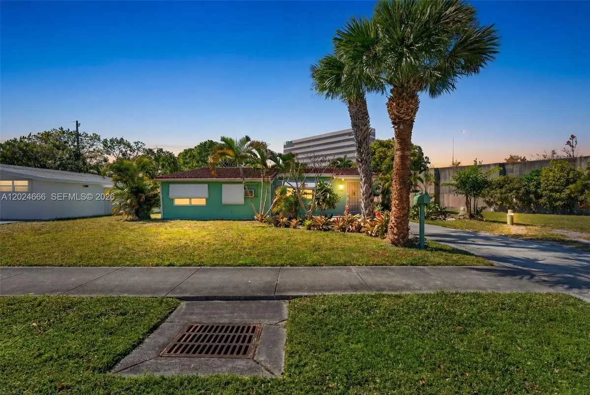 5931 NE 1st Ave, Oakland Park, FL 33334 - #1