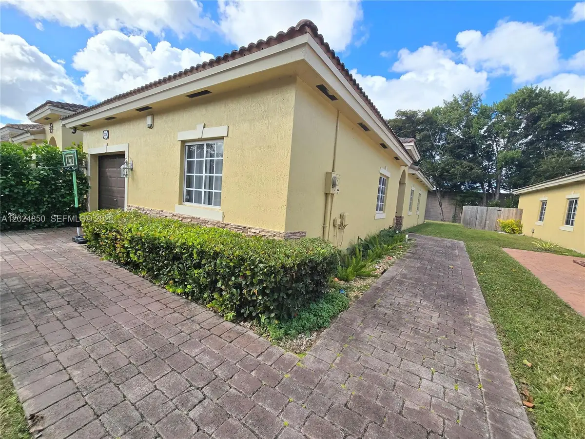1236 NE 32nd Ave, Homestead, FL 33033 - #1