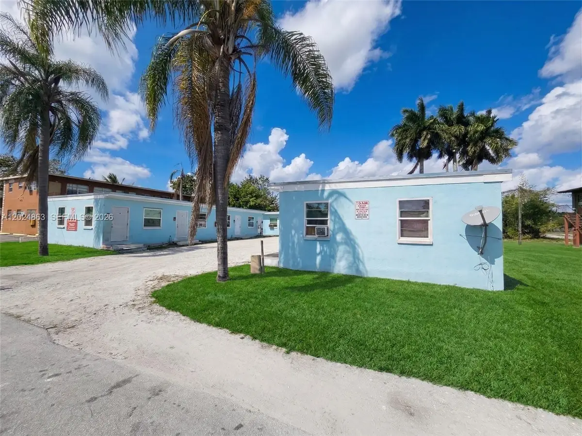 625 W Avenue A, Belle Glade, FL 33430 - #1