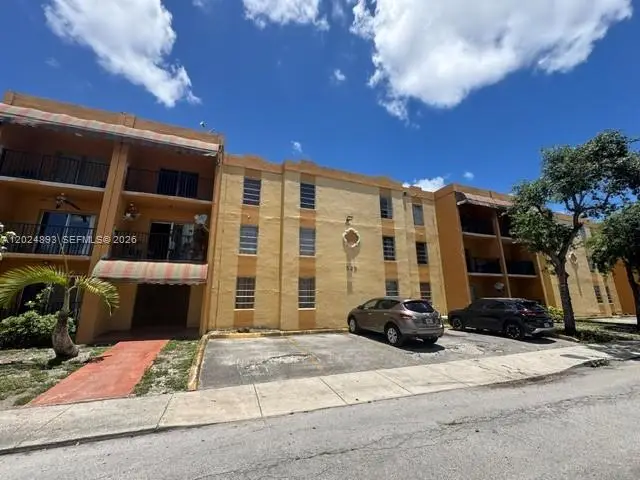 525 W 69th St #101, Hialeah, FL 33014 - #1