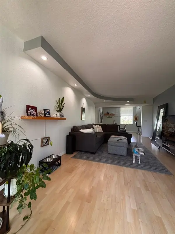 8411 Forest Hills Dr #308, Coral Springs, FL 33065