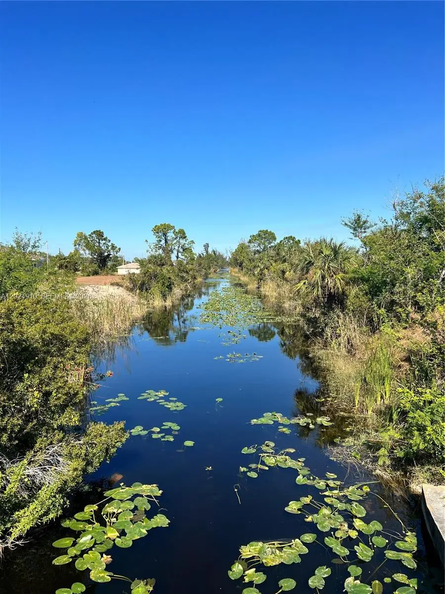 3239 NE 9 Avenue, Cape Coral, FL 33909 - #2