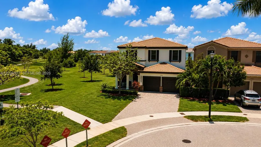 19220 NE 9th Pl, Miami, FL 33179 - #2