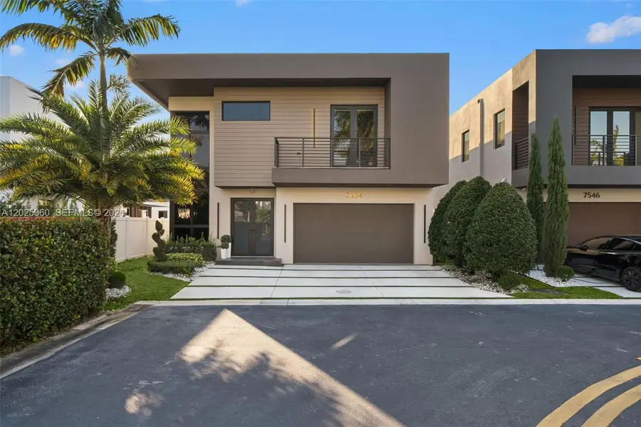 7534 NW 98th Ave, Doral, FL 33178 - #2