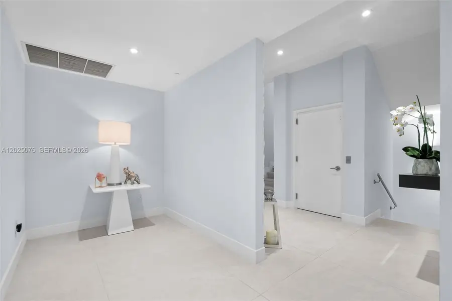 650 NE 32nd St #BH4, Miami, FL 33137 - #3