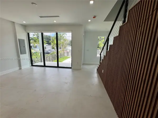 1924 NW 27th St, Miami, FL 33142