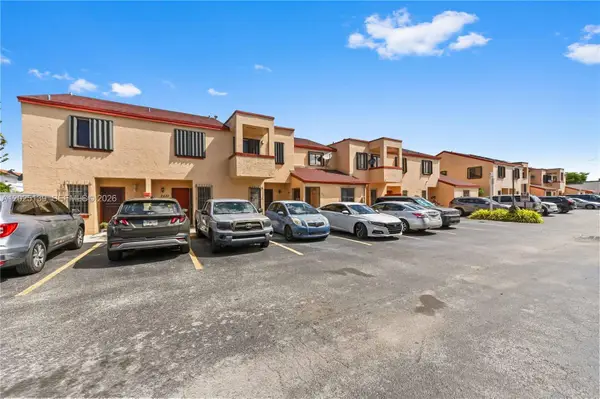 2433 W 52nd Pl #8-1, Hialeah, FL 33016
