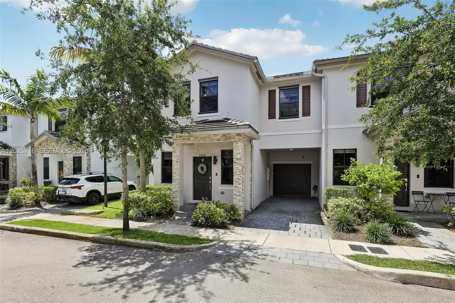 1526 SW 29th St, Fort Lauderdale, FL 33315 - #2