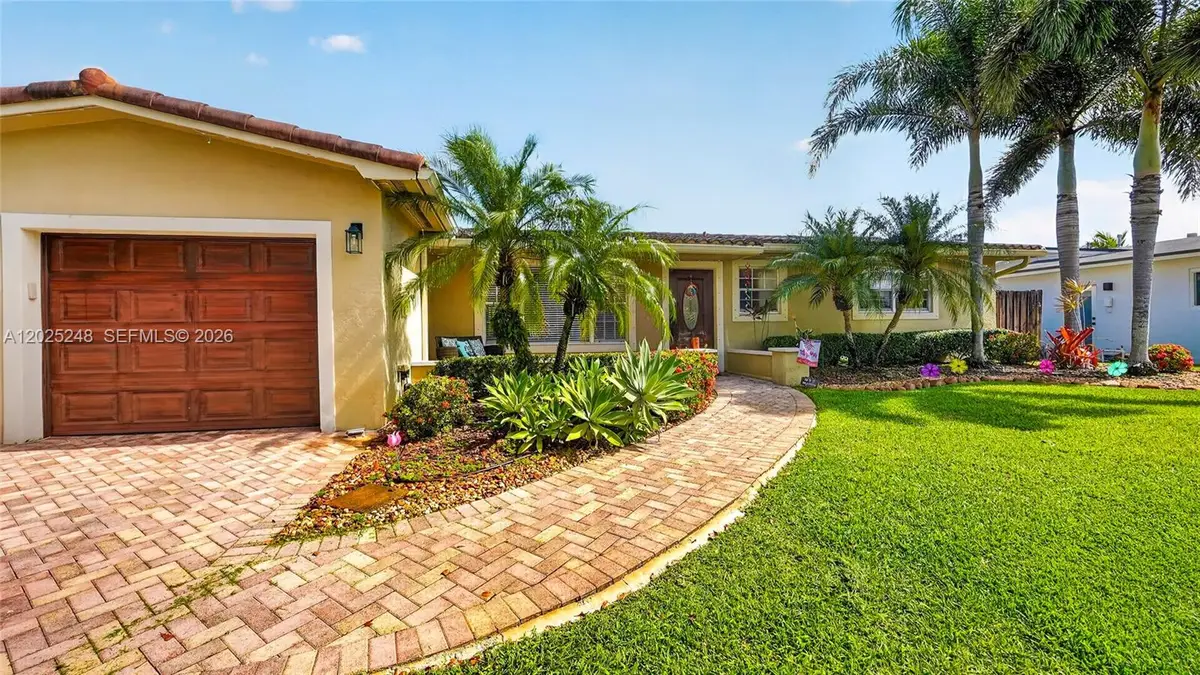 10651 NW 19th Pl, Pembroke Pines, FL 33026 - #1