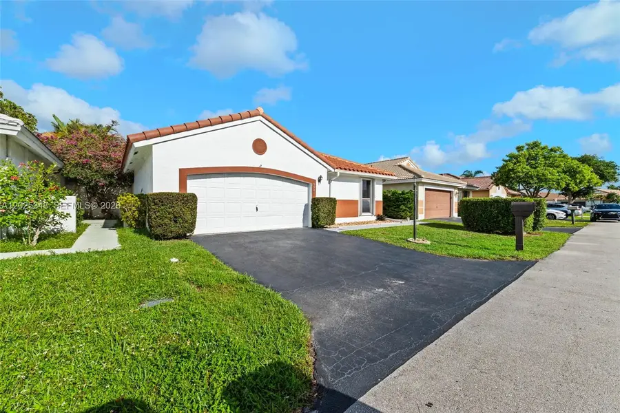 5901 Chester Ln, Davie, FL 33331 - #2