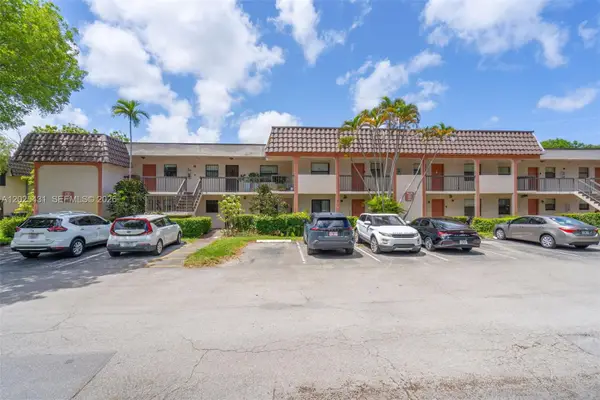 841 NE 207th Ln #3-201, Miami, FL 33179