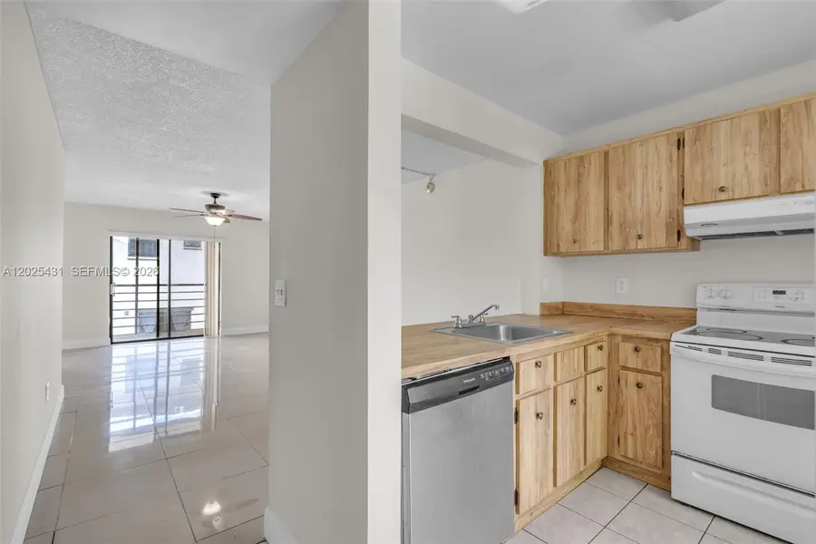 841 NE 207th Ln #3-201, Miami, FL 33179 - #3
