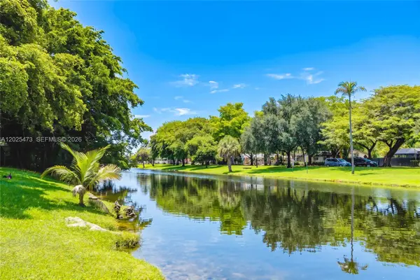 6705 Kingsmoor Way, Miami Lakes, FL 33014