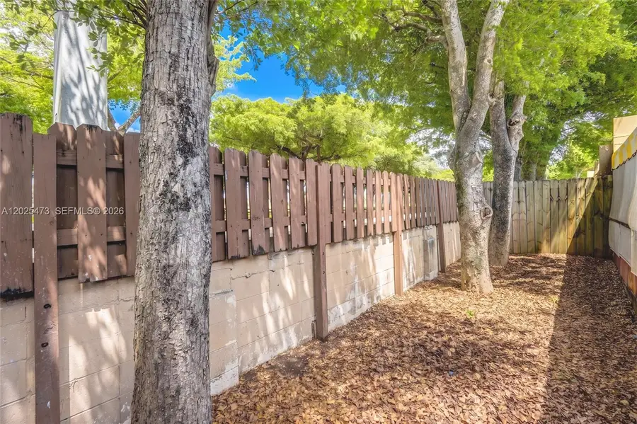 6705 Kingsmoor Way, Miami Lakes, FL 33014 - #3