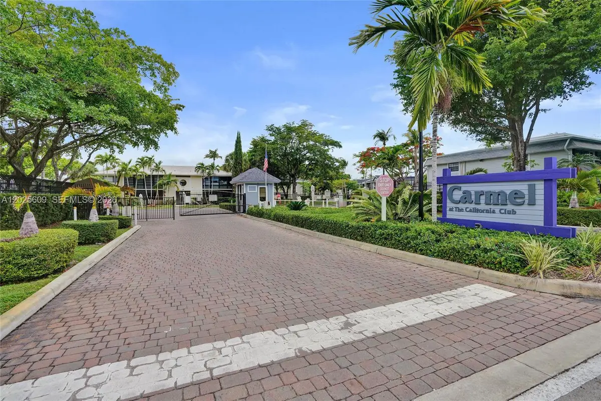 927 NE 199th St #103, Miami, FL 33179 - #1
